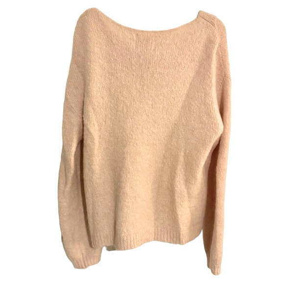 byTiMo Powder Pink Bow Sweater Soft
Fuzzy Alpaca Wool - Picture 5 of 7